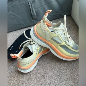 Women's Hettas Running Shoes